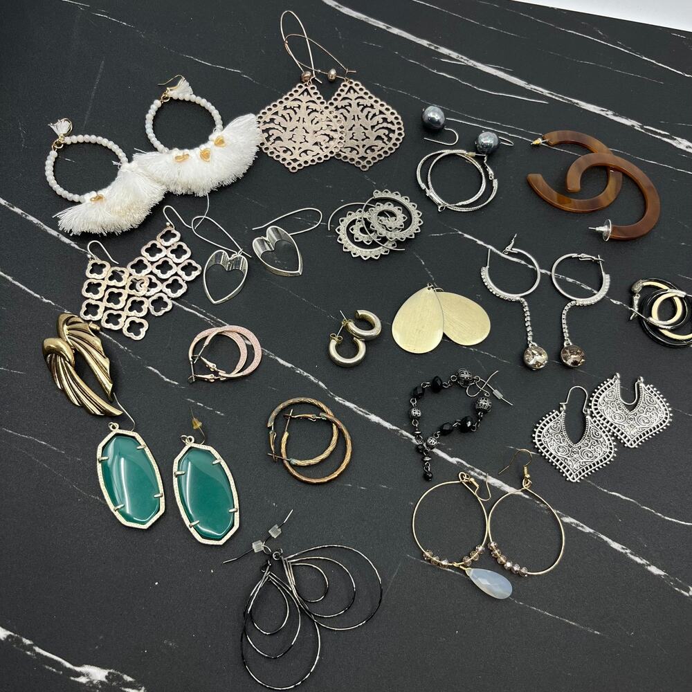 Bulk Wearable Jewelry Lot 21 Pairs Fashion Earrings Mixed Styles Costume Jewelry